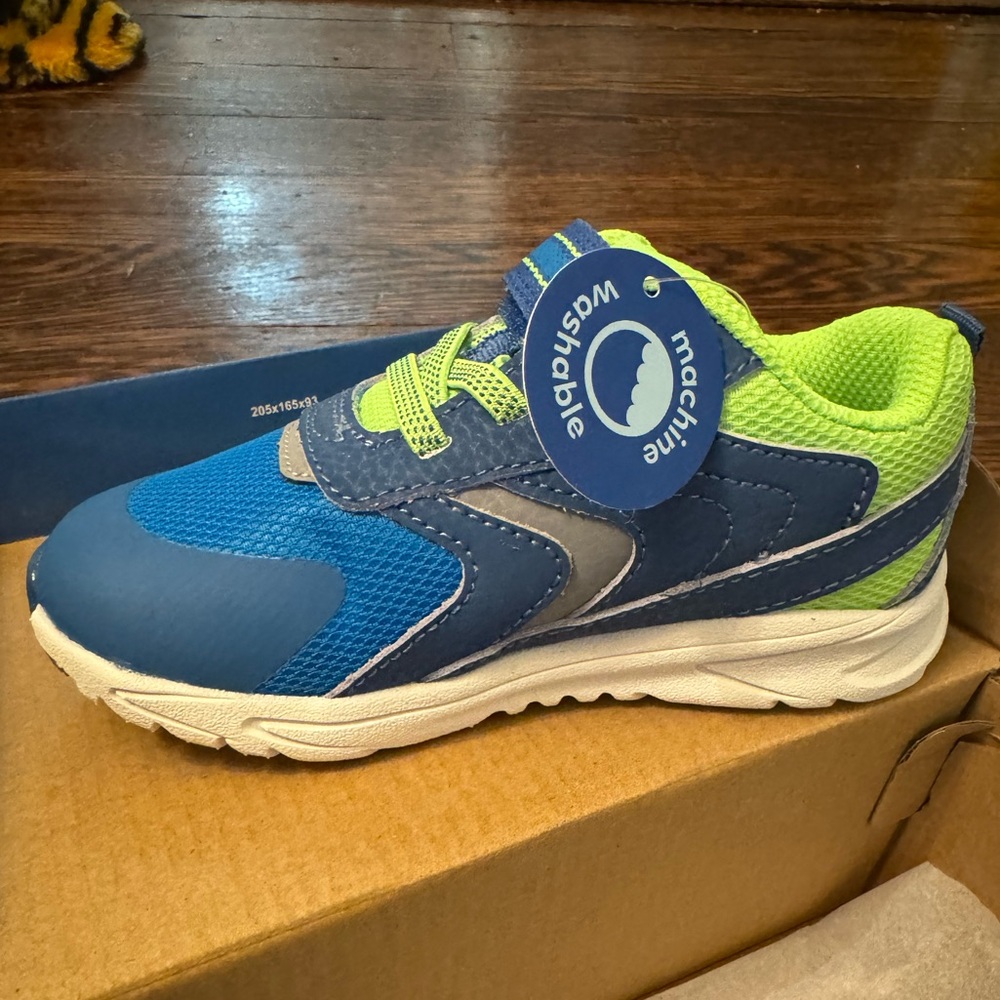 New with tags Stride Rite Wide toddler sneakers, size 8.5W